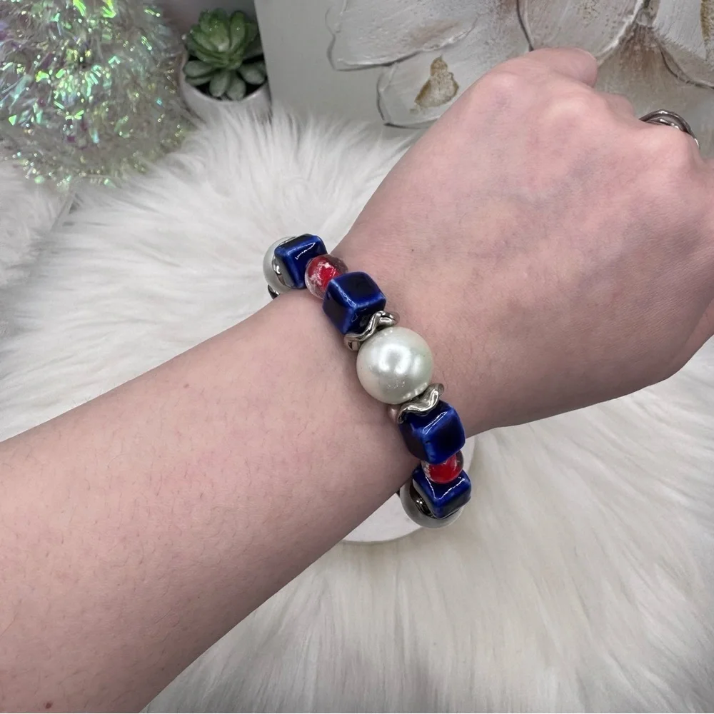 Red White Blue Pearl Beaded Bracelet – Patriotic Stretch Charm Bracelet